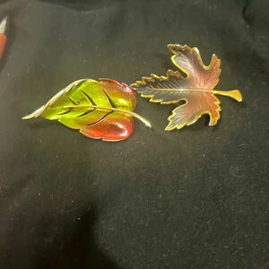 Vintage Leaf Brooches vintage